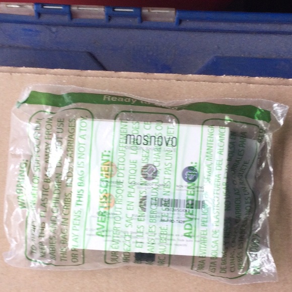 AirPods case💕 BOGO - Picture 3 of 4